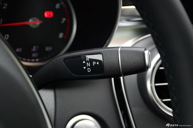 奔驰新款C级旅行轿车上市 售38.30万元起