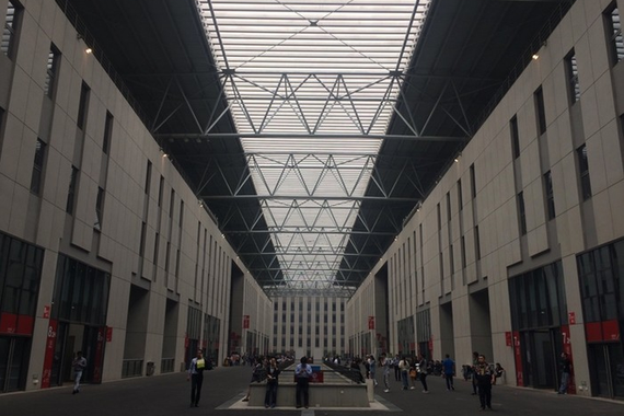 买车变成了买机器人 我逛了个假车展？