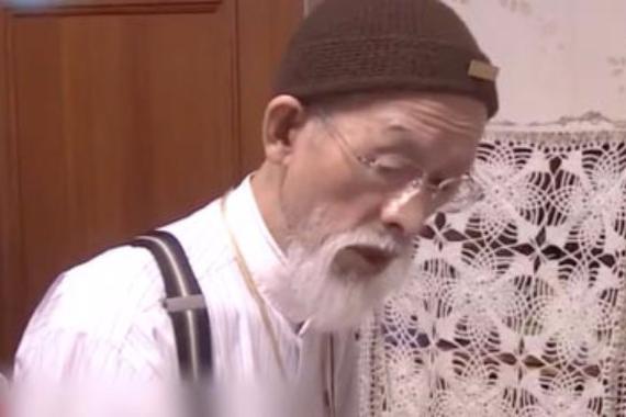 视频:91岁老母被锁车内 67岁儿催泪道歉