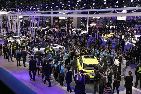 走出阴影的大众汽车开始加速变革