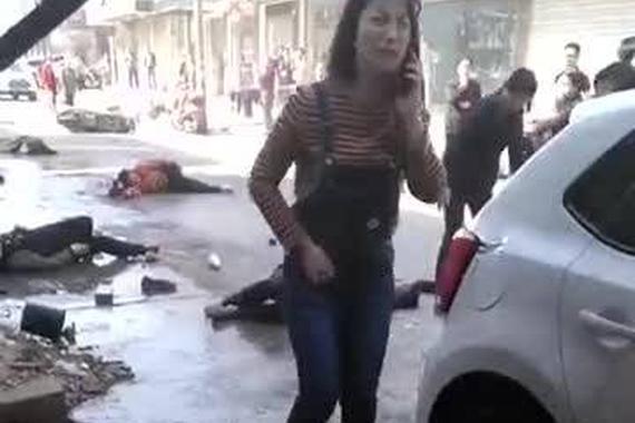 视频：女司机吓哭了！撞翻了一路的人
