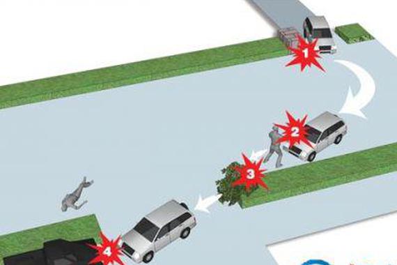 晋江男子砸车后驾车撞人又撞车