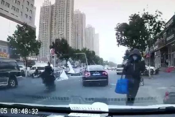 视频：北京大风！网友记录恐怖一幕