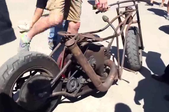 6千美元改装摩托车，霸气上街引得围观！