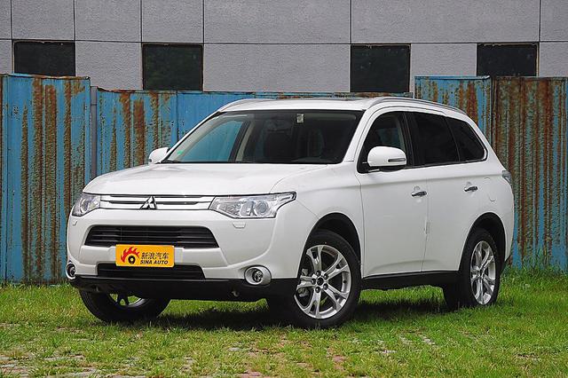 三菱召回部分进口欧蓝德 行驶中车门可能打开