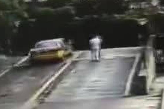 视频：考驾照有风险，学车需谨慎！