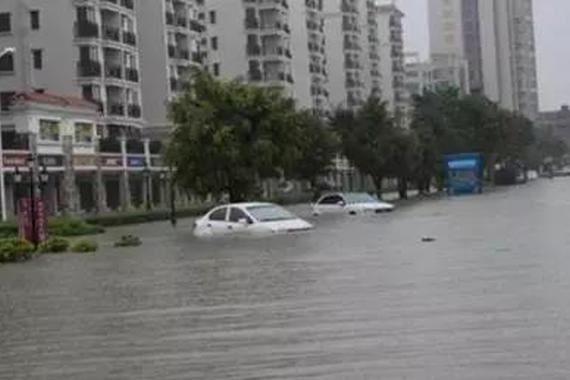 雨一直下气，氛不算融洽！雨天汽车那些事