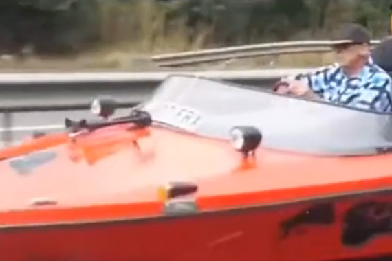 视频：你可能不信，高速上被船给超了！