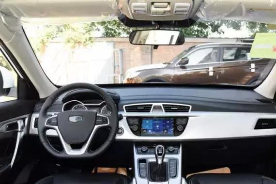 SUV其实挺没劲的，但是全景天窗却很有意思