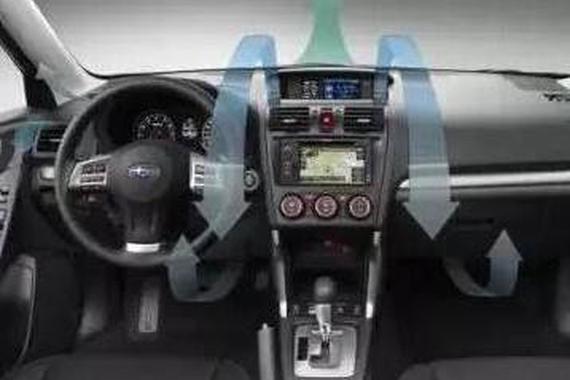 夏天来了，开空调耗油，开窗户开车更费钱