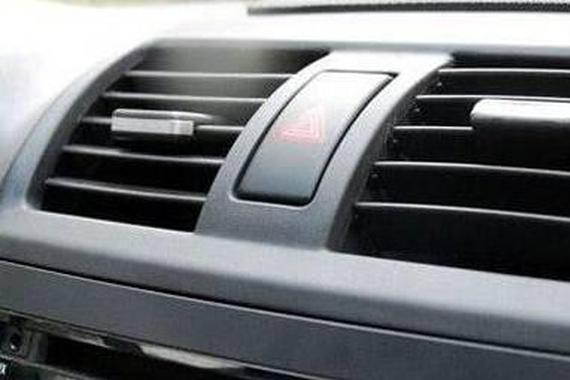 汽车的空调不冷是怎么回事？