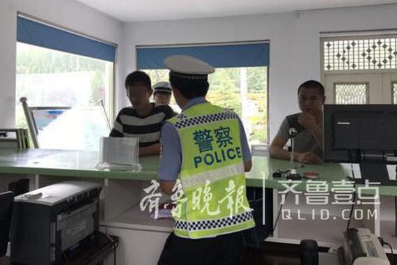 男子无证驾驶不想被拘,竟说:饭量大