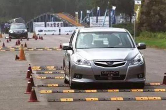 这几个过减速带的方法其实更伤车