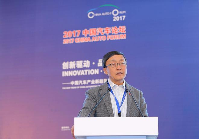 国务院发展研究中心宏观经济部副部长 张立群