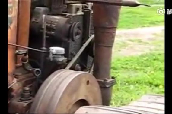 老师傅敲两下 1950年的履带车能跑了