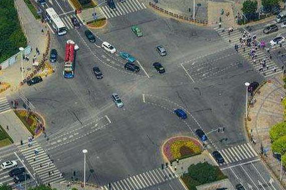 进入“左转弯待转区”也会闯红灯？