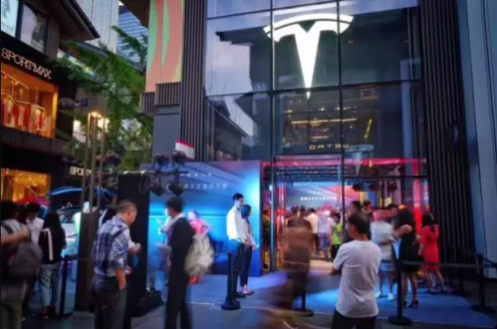 特斯拉在华新开店铺并修建超级充电站