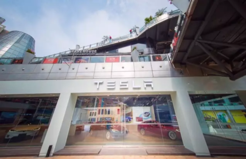 上周特斯拉在中国开设的新门店之一就坐落在深圳的星河COCO Park