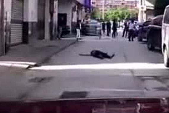 视频：遇上这样的碰瓷 司机也是哭笑不得