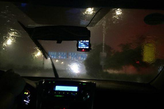 别再乱开双闪了！老司机教你如何开车灯