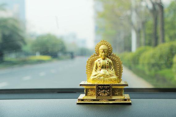 什么颜色的车摆什么车饰也有讲究