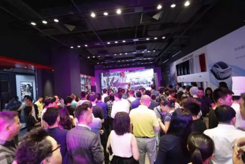 特斯拉在华新开店铺并修建超级充电站