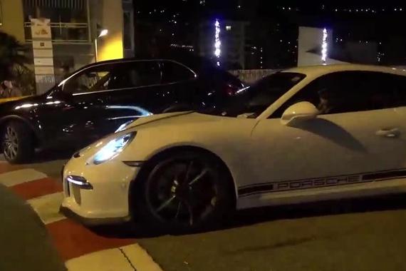 视频：保时捷911 GT3摩纳哥街头秀声浪 