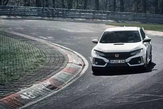 最强前驱小钢炮在此，就问后驱车服不服！