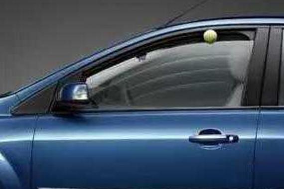 高速路上为什么不能开同侧窗?