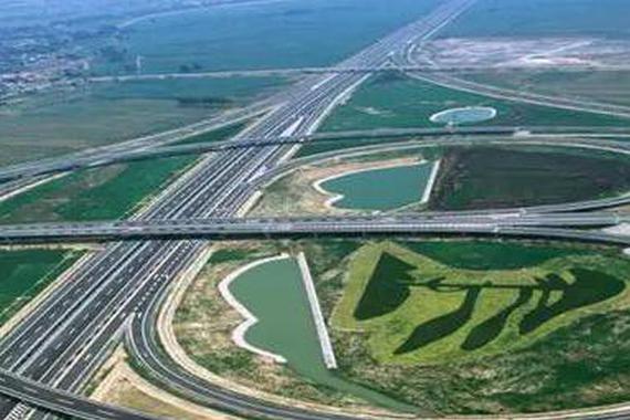 高速路上面为什么不装路灯呢？