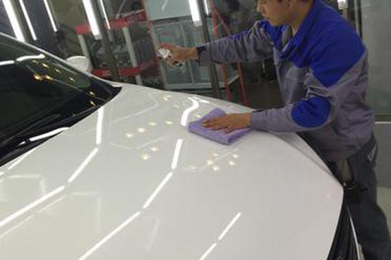 车漆的不同所用抛光蜡也不同