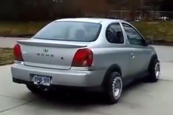 视频：汽车黑科技！侧方位停车再也不愁