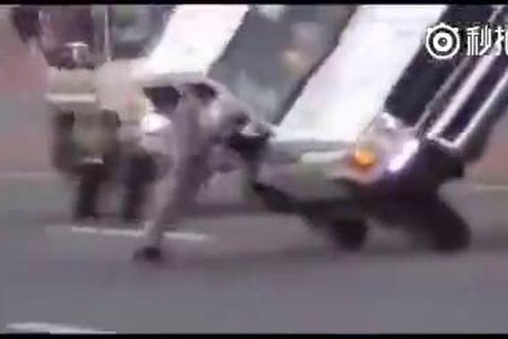 视频：印度科目三的考试现场