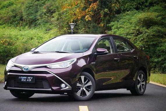 这款油电混合动力车型够科技，功能性十足