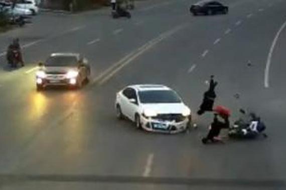 视频：电动车总“受伤“？闯红灯逆行超速