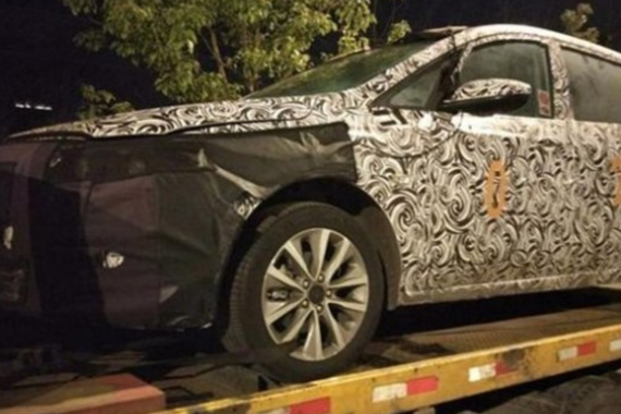 安全配置较丰富 曝别克GL6内饰谍照