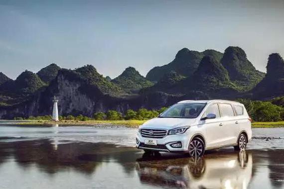 7座MPV长安凌轩跟宝骏730比如何？