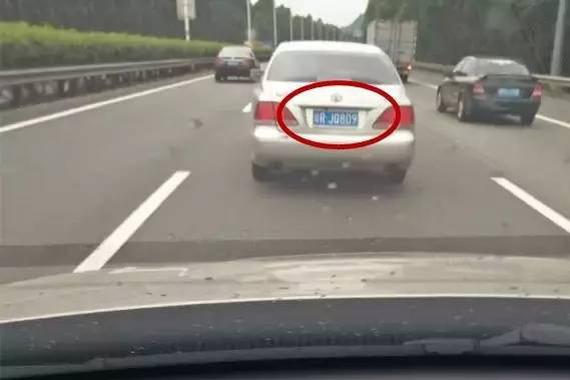 那个嚣张的皇冠车主，被东莞警方刑拘了！