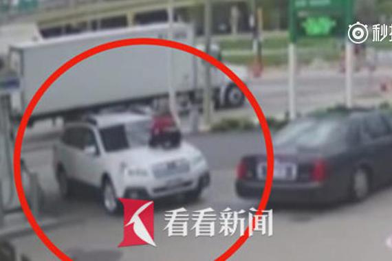 最强女司机勇猛夺回车 与窃贼较量