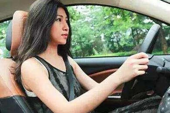 开自动挡要注意，出现这情况，要立马去修