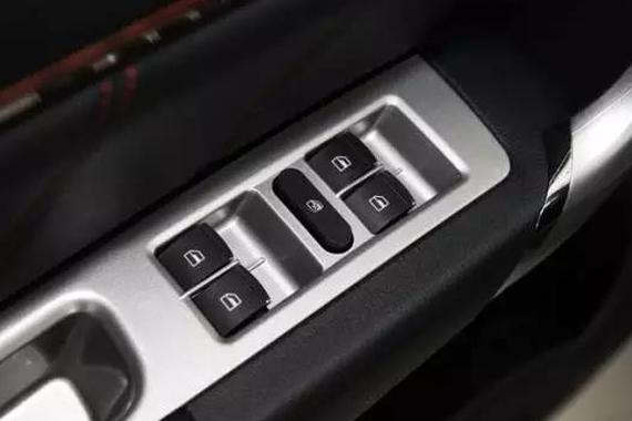 这10大配置，买车时没留意，100%会后悔！