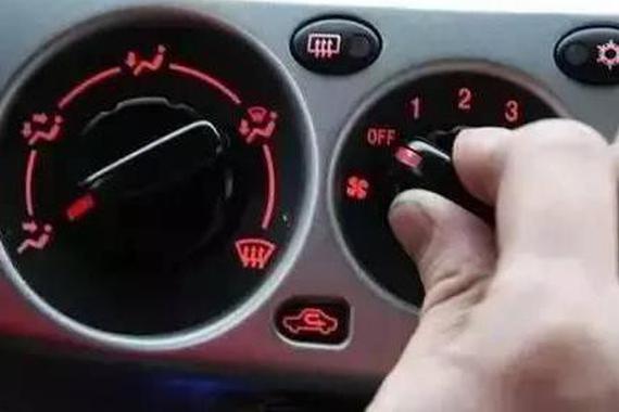 车子熄火才想起关“它”，小心发动机报废