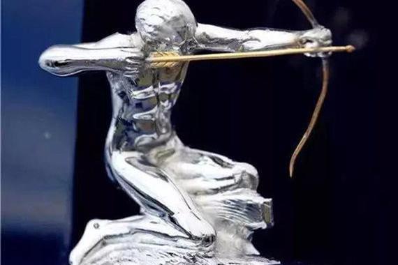 这些车标去参展戛纳电影节，秒杀范冰冰！