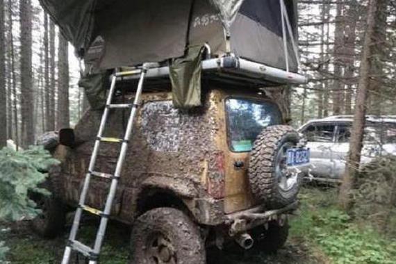 越野就是滚泥巴？车这么脏回家不怕挨揍？