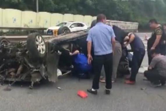 视频：掏心窝的话！安全带真能救命