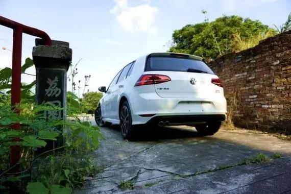 没钱买高R，R-Line也可以圆你的屌丝梦！