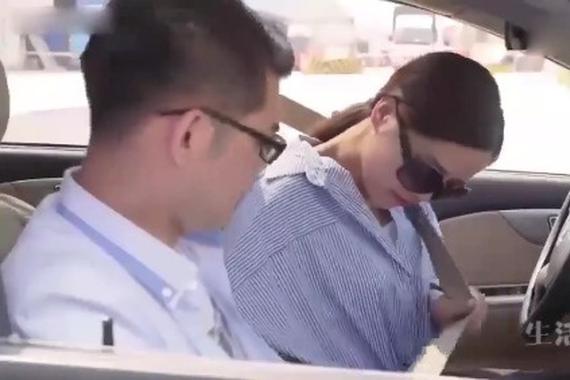 视频：女学员学车，直接把教练气疯了