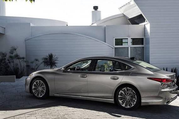 发布全新品牌理念后 雷克萨斯推出两款新车