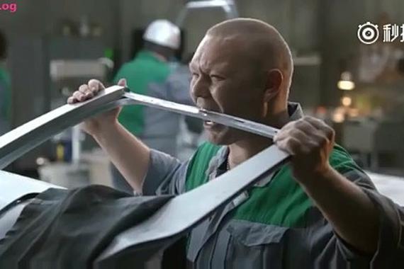 视频：你见过这么吓人的造车过程吗？