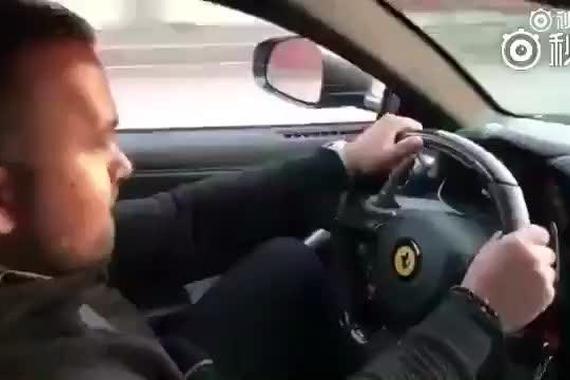 据说这才是换挡拨片的正确用法，厉害了！